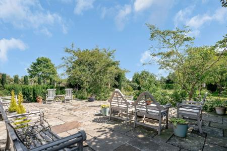 6 bedroom Detached house for sale in Church Lane, Brandon, NG32