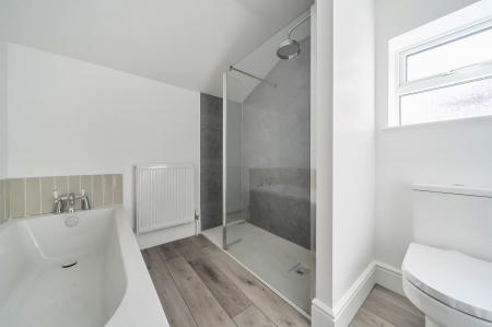 4 bedroom Semi-detached house for sale in South Parade, Grantham, NG31