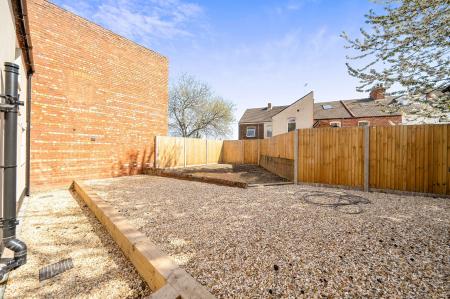 4 bedroom Semi-detached house for sale in South Parade, Grantham, NG31