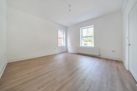 4 bedroom Semi-detached house for sale in South Parade, Grantham, NG31