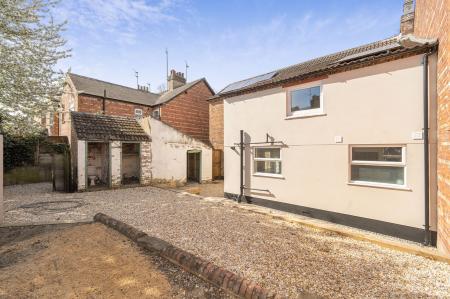 4 bedroom Semi-detached house for sale in South Parade, Grantham, NG31