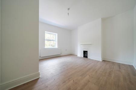 4 bedroom Semi-detached house for sale in South Parade, Grantham, NG31