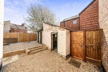 4 bedroom Semi-detached house for sale in South Parade, Grantham, NG31
