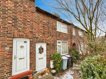 2 bedroom Terraced House for sale in Cowes Road, Grantham, NG31