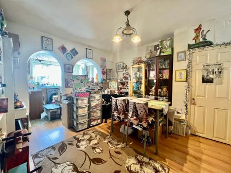 2 bedroom Terraced House for sale in Cowes Road, Grantham, NG31