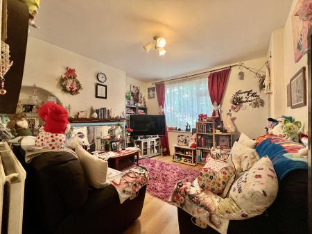 2 bedroom Terraced House for sale in Cowes Road, Grantham, NG31