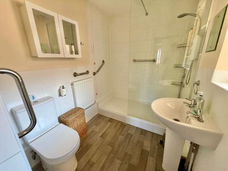2 bedroom Flat for sale in Premier Court, Grantham, NG31