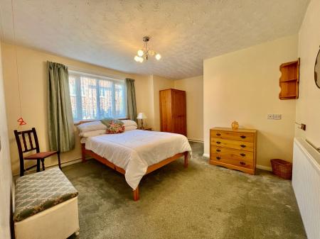 2 bedroom Flat for sale in Premier Court, Grantham, NG31