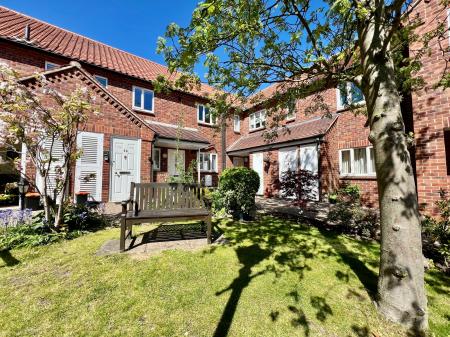 2 bedroom Flat for sale in Premier Court, Grantham, NG31