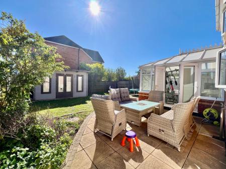 4 bedroom Detached house for sale in Cotswold Drive, Gonerby Hill Foot, NG31