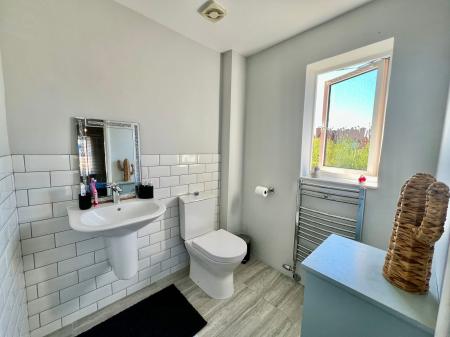 4 bedroom Detached house for sale in Cotswold Drive, Gonerby Hill Foot, NG31
