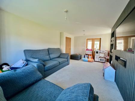 4 bedroom Detached house for sale in Cotswold Drive, Gonerby Hill Foot, NG31
