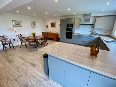 4 bedroom Semi-detached house for sale in Sedgebrook Road, Allington, NG32