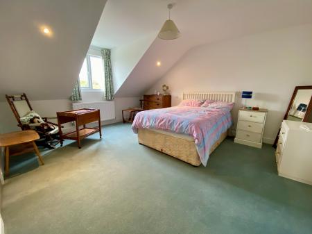 4 bedroom Semi-detached house for sale in Sedgebrook Road, Allington, NG32