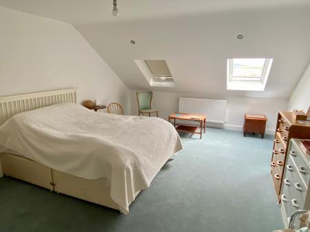 4 bedroom Semi-detached house for sale in Sedgebrook Road, Allington, NG32