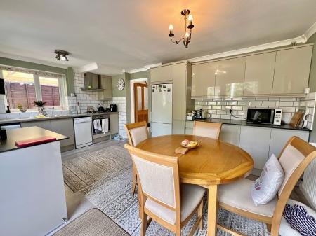 3 bedroom Semi-detached house for sale in Cold Harbour Lane, Grantham, NG31