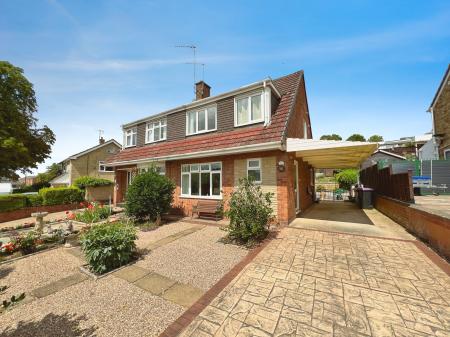 3 bedroom Semi-detached house for sale in Cold Harbour Lane, Grantham, NG31