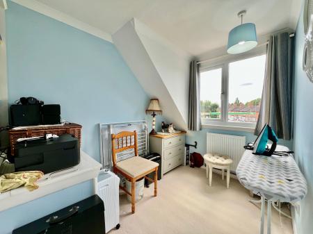 3 bedroom Semi-detached house for sale in Cold Harbour Lane, Grantham, NG31