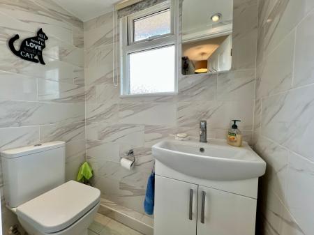3 bedroom Semi-detached house for sale in Cold Harbour Lane, Grantham, NG31