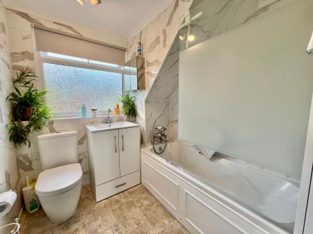 3 bedroom Semi-detached house for sale in Cold Harbour Lane, Grantham, NG31