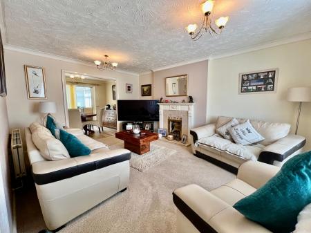 4 bedroom Detached house for sale in Worcester Road, Grantham, NG31