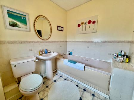 4 bedroom Detached house for sale in Worcester Road, Grantham, NG31