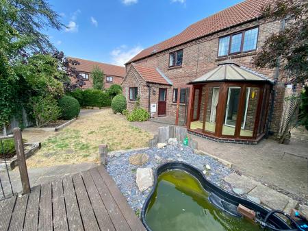 4 bedroom Detached house for sale in Bennington Close, Long Bennington, NG23