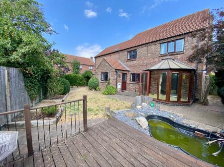 4 bedroom Detached house for sale in Bennington Close, Long Bennington, NG23
