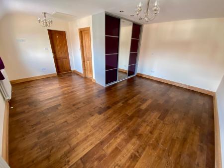 4 bedroom Detached house for sale in Bennington Close, Long Bennington, NG23