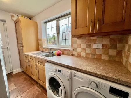 4 bedroom Detached house for sale in Bennington Close, Long Bennington, NG23