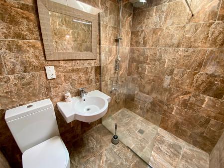 4 bedroom Detached house for sale in Bennington Close, Long Bennington, NG23
