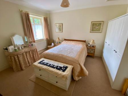 2 bedroom Flat for sale in SOLD BY NEWTON FALLOWELL - Norman Leys, Beacon Lane