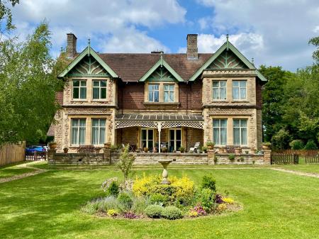 2 bedroom Flat for sale in SOLD BY NEWTON FALLOWELL - Norman Leys, Beacon Lane