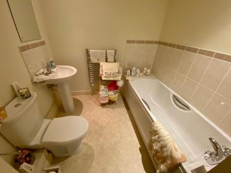 2 bedroom Flat for sale in SOLD BY NEWTON FALLOWELL - Norman Leys, Beacon Lane
