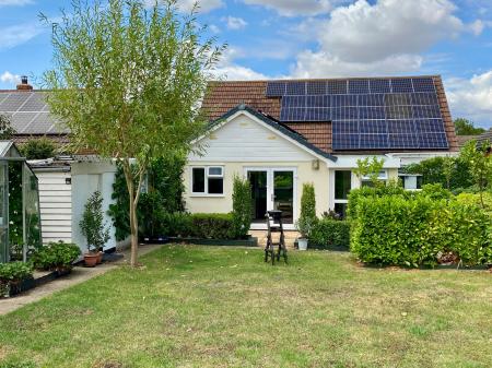 3 bedroom Detached bungalow for sale in Main Street, Ingoldsby, NG33