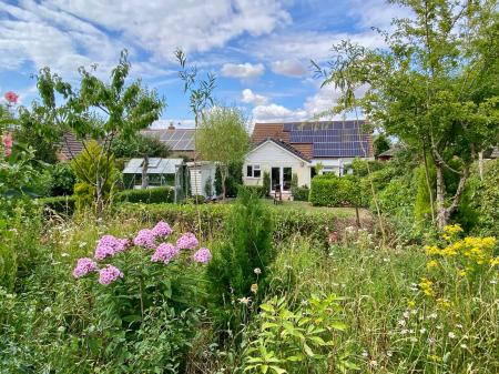 3 bedroom Detached bungalow for sale in Main Street, Ingoldsby, NG33