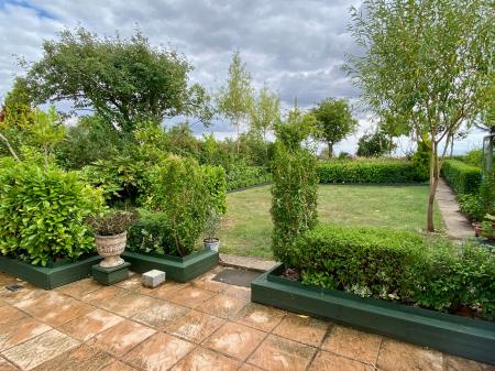 3 bedroom Detached bungalow for sale in Main Street, Ingoldsby, NG33