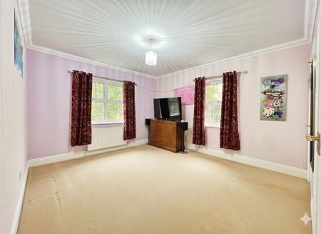 4 bedroom Detached house for sale in Cold Harbour Lane, Grantham, NG31