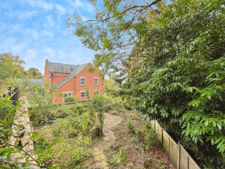 4 bedroom Detached house for sale in Cold Harbour Lane, Grantham, NG31