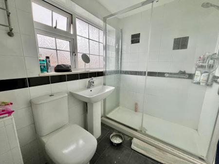 3 bedroom Detached house for sale in SOLD BY NEWTON FALLOWELL - Kenilworth Road