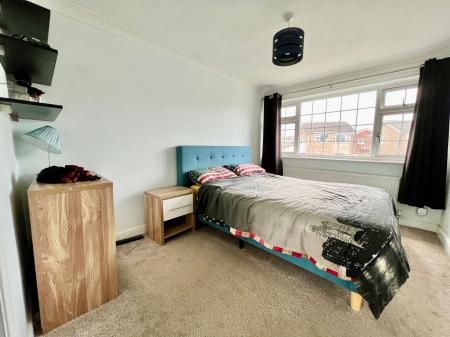 3 bedroom Detached house for sale in SOLD BY NEWTON FALLOWELL - Kenilworth Road