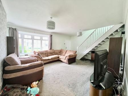 3 bedroom Detached house for sale in SOLD BY NEWTON FALLOWELL - Kenilworth Road