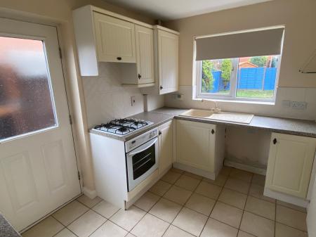 3 bedroom Semi-detached house for sale in Sunningdale, Grantham, NG31