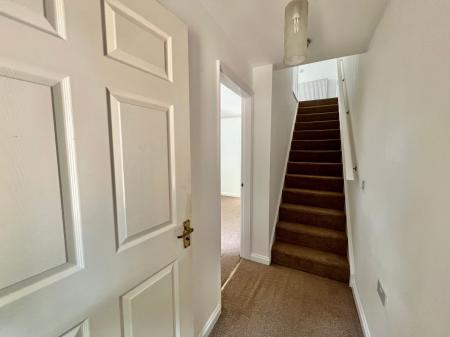 3 bedroom Semi-detached house for sale in Sunningdale, Grantham, NG31