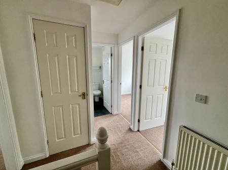 3 bedroom Semi-detached house for sale in Sunningdale, Grantham, NG31