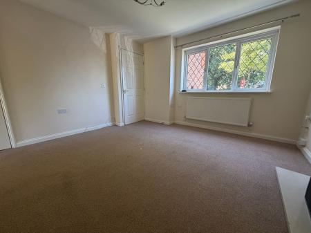 3 bedroom Semi-detached house for sale in Sunningdale, Grantham, NG31