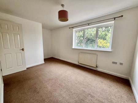 3 bedroom Semi-detached house for sale in Sunningdale, Grantham, NG31