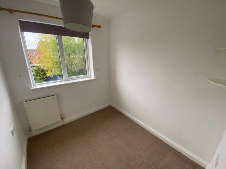 3 bedroom Semi-detached house for sale in Sunningdale, Grantham, NG31