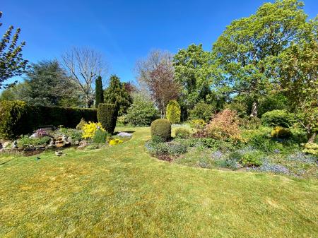 4 bedroom Detached house for sale in SOLD BY NEWTON FALLOWELL - Church Lane, Muston