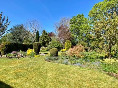 4 bedroom Detached house for sale in SOLD BY NEWTON FALLOWELL - Church Lane, Muston